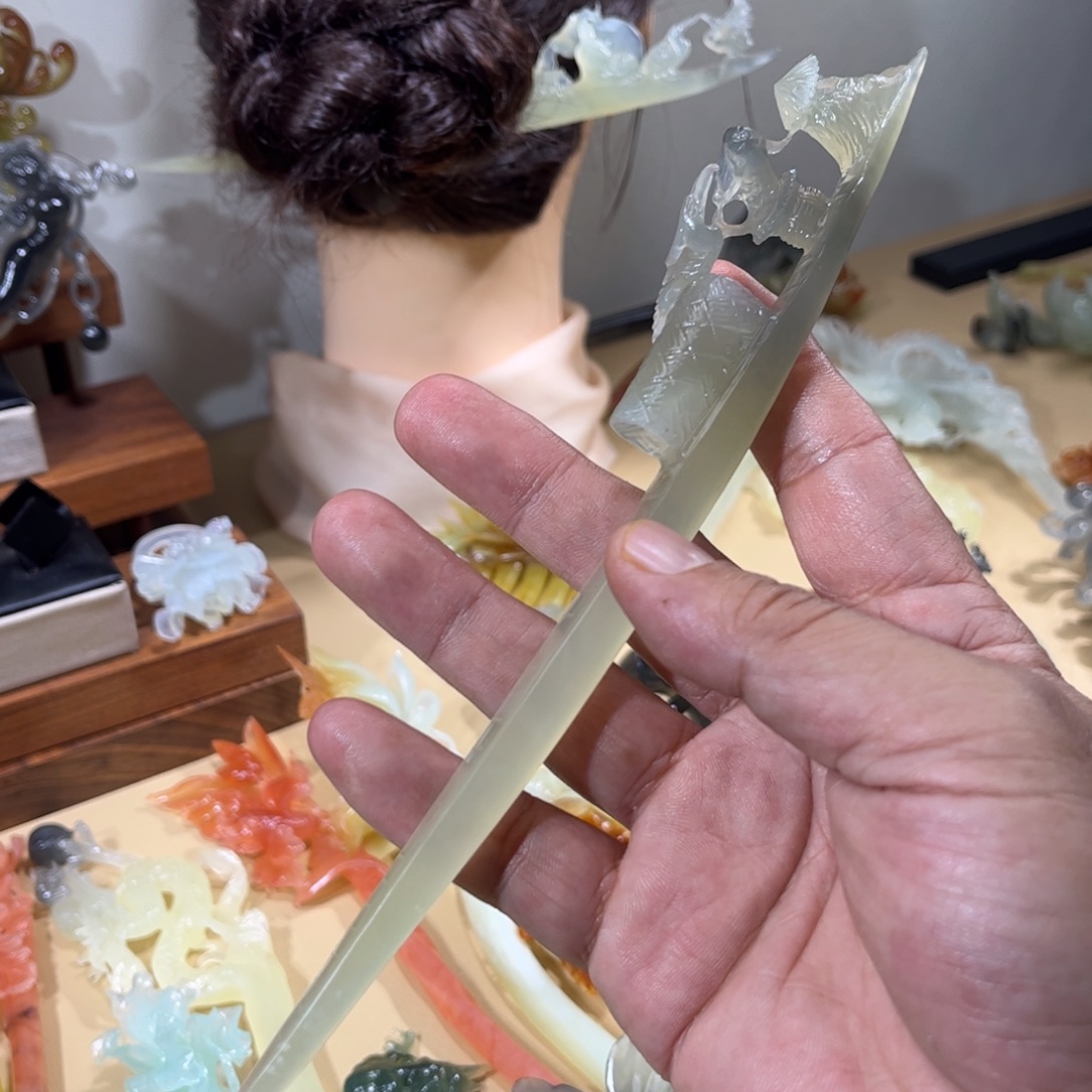 O***)蛇纹石玉合金发簪