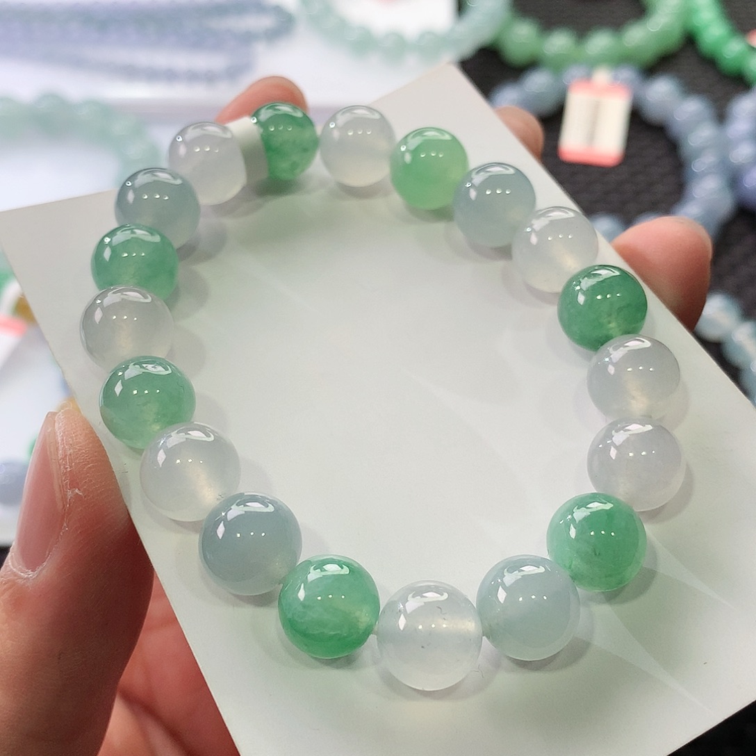 翡翠手链未镶嵌翡翠