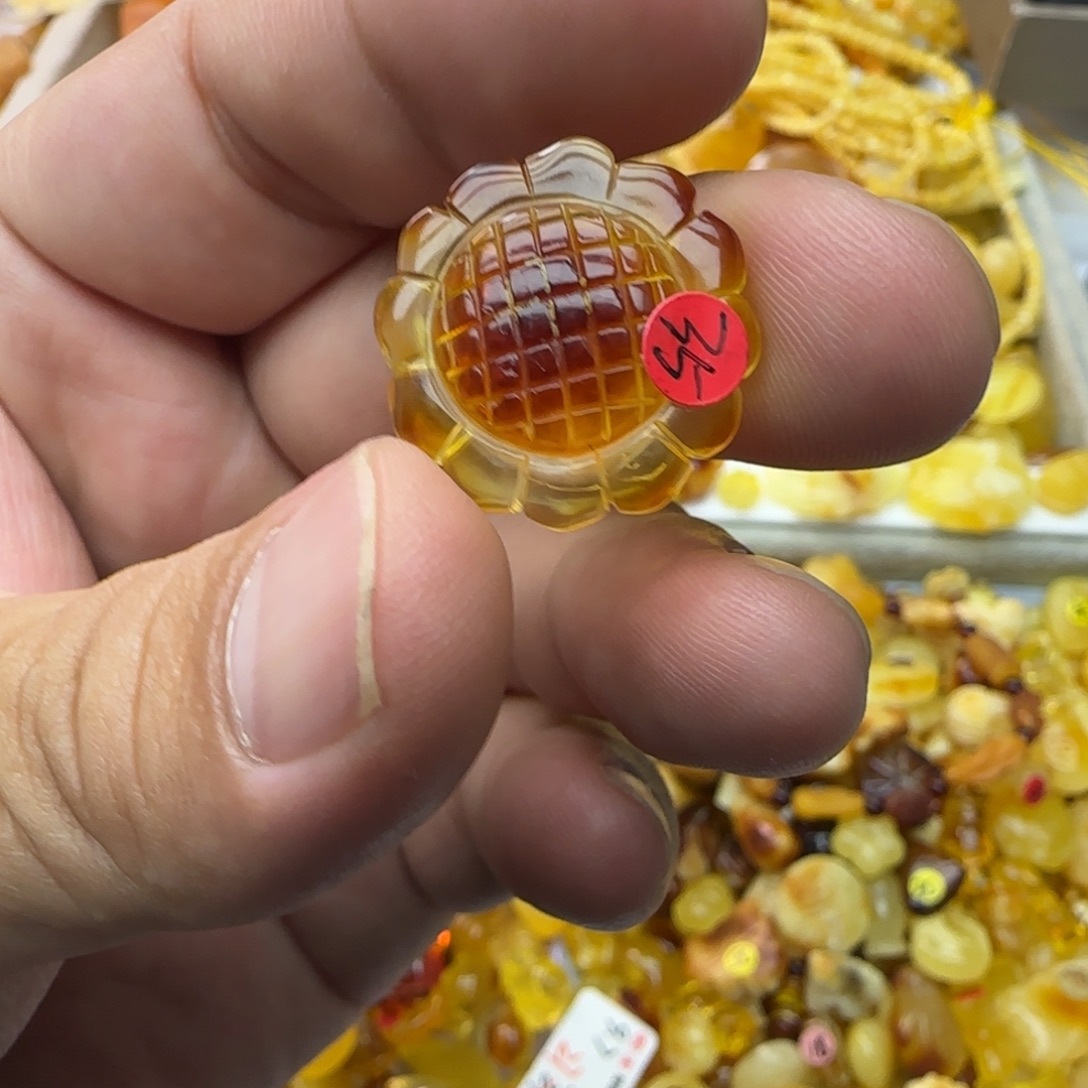 琥珀未镶嵌裸石2.02克