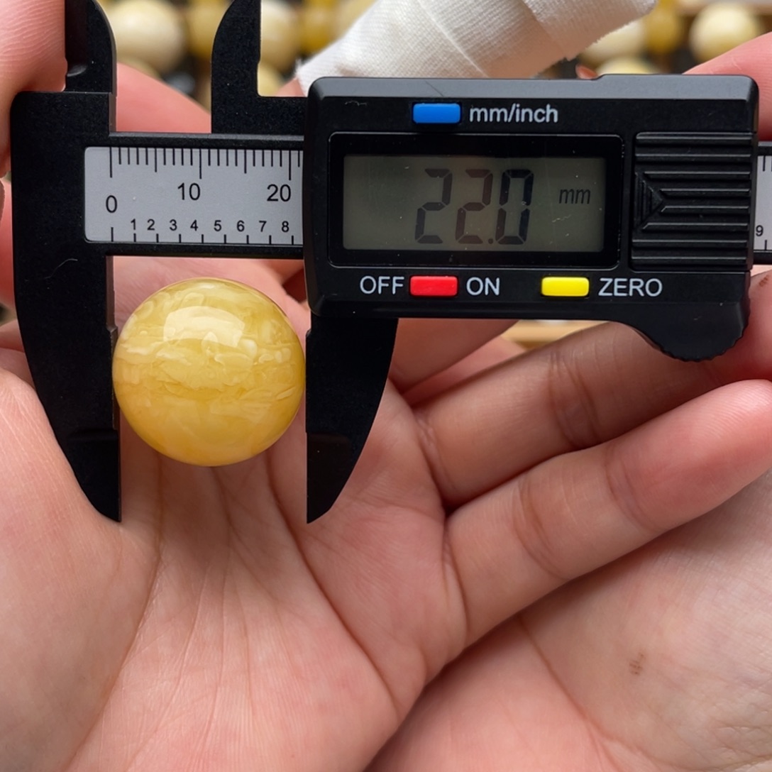 琥珀未镶嵌裸石蜜蜡圆珠笑