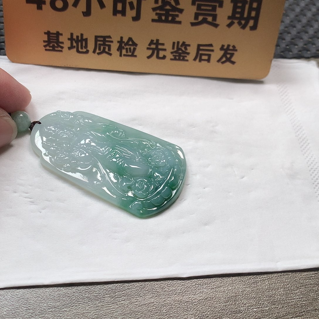 颈饰未镶嵌翡翠观音