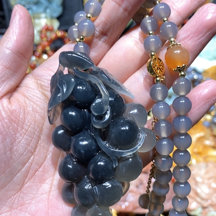 岫玉毛衣链未镶嵌荔**?