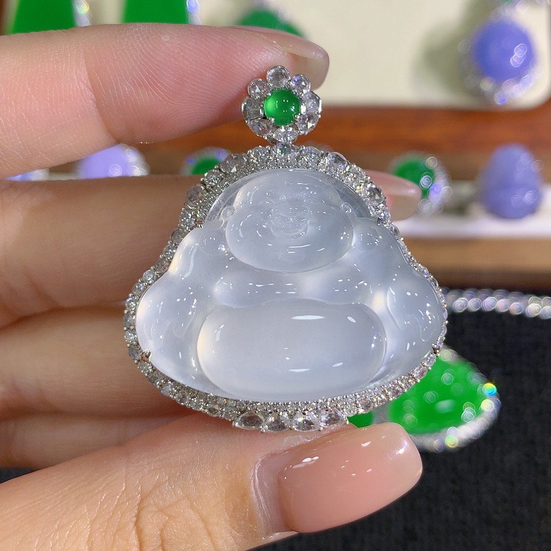 翡翠18K金镶嵌颈饰佛公