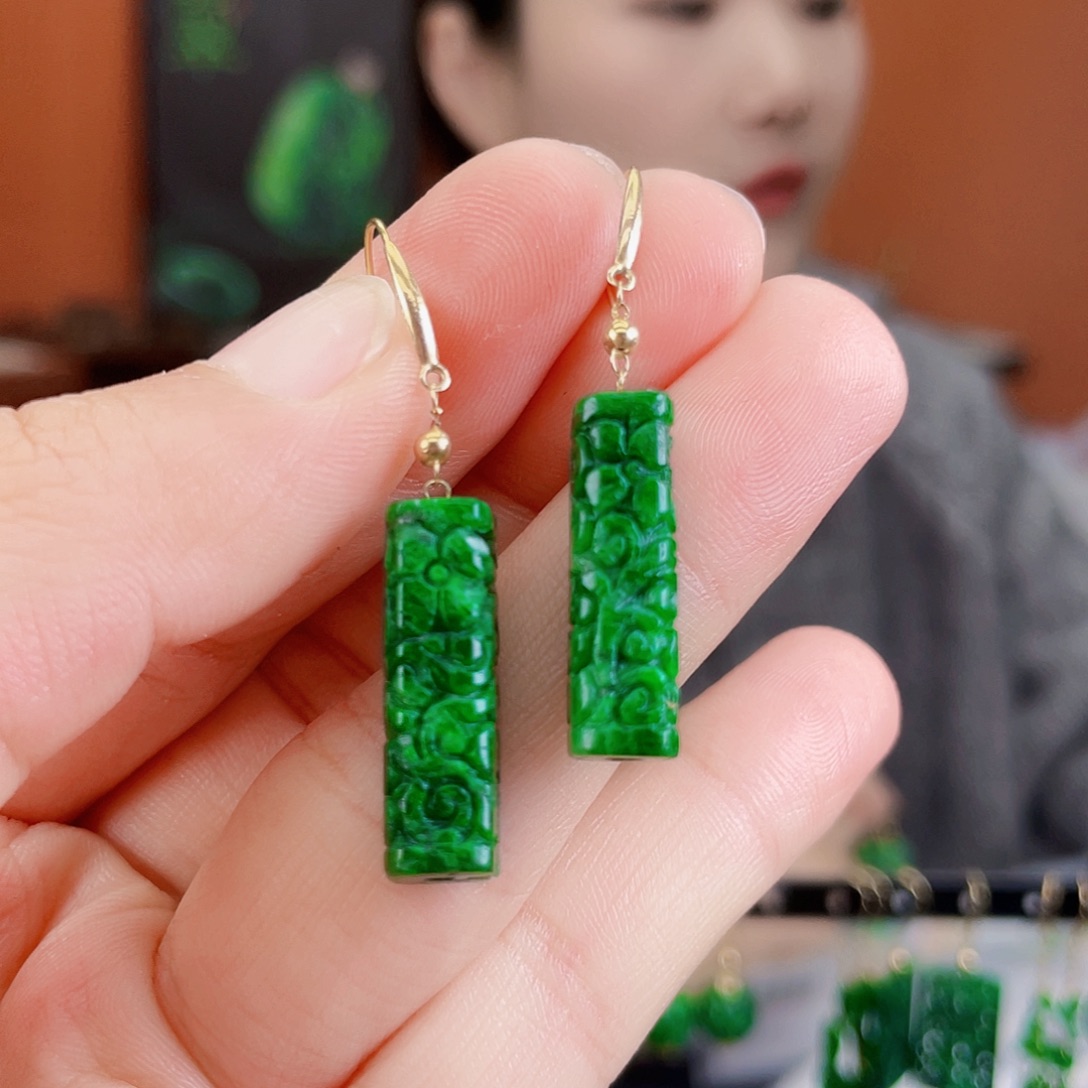 翡翠18K金镶嵌耳饰