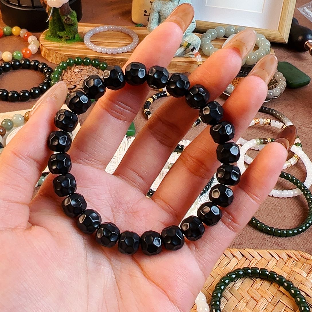 和田玉未镶嵌手串