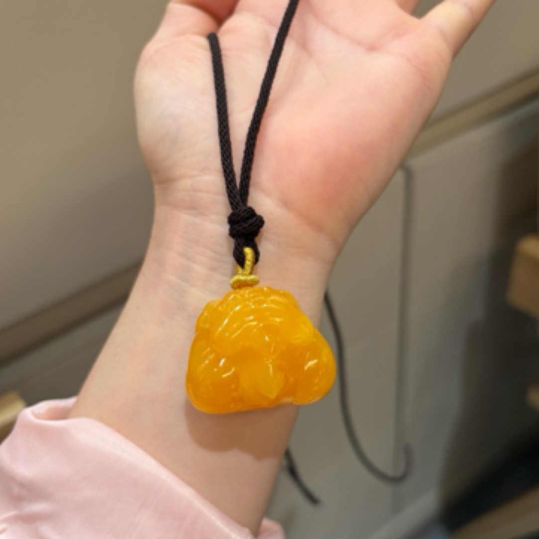 琥珀蜜蜡趴趴兽吊坠、蜜蜡胶皮了吊坠