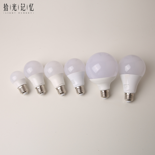led灯泡e27光源大螺口暖白光节能护眼无频闪台灯家用照明智能遥控