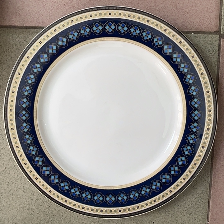 新骨瓷两个平盘10.5寸微瑕