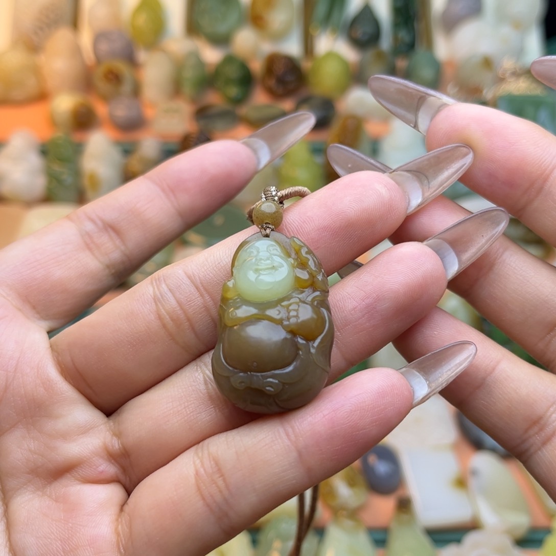 和田玉颈饰未镶嵌凌*