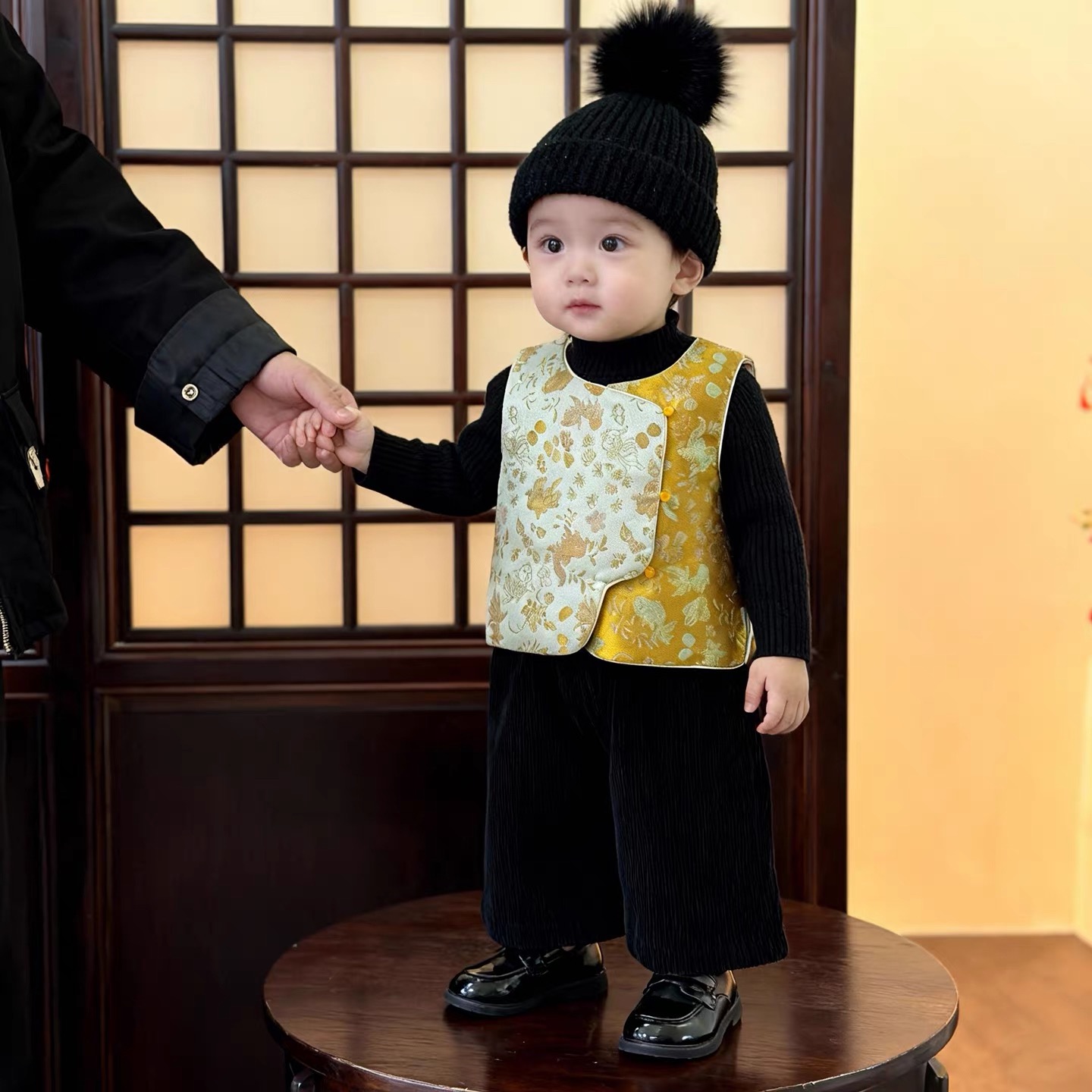 儿童唐装2025秋冬新款女童新中式薄棉小金鱼提花马甲宝宝国风背心