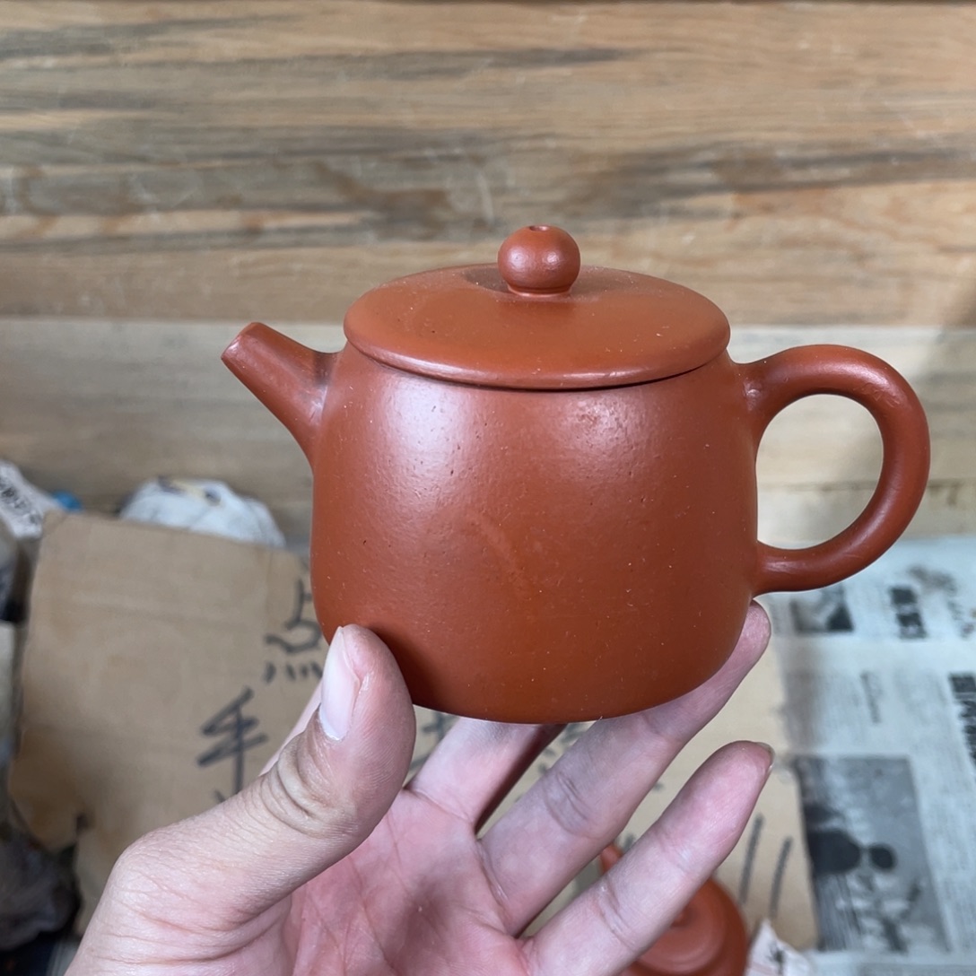 茶壶紫砂老厂紫砂壶一件。