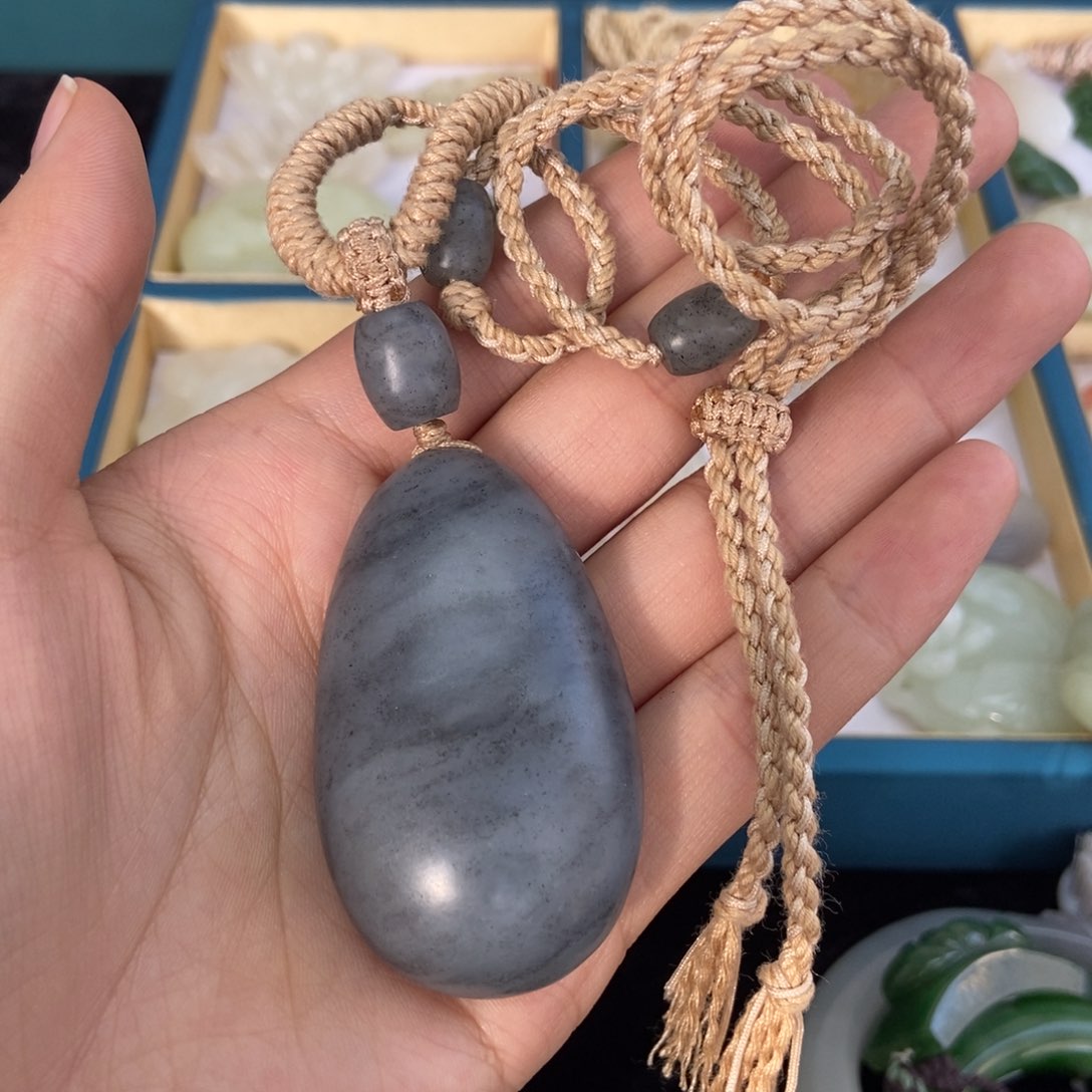 和田玉吊坠未镶嵌