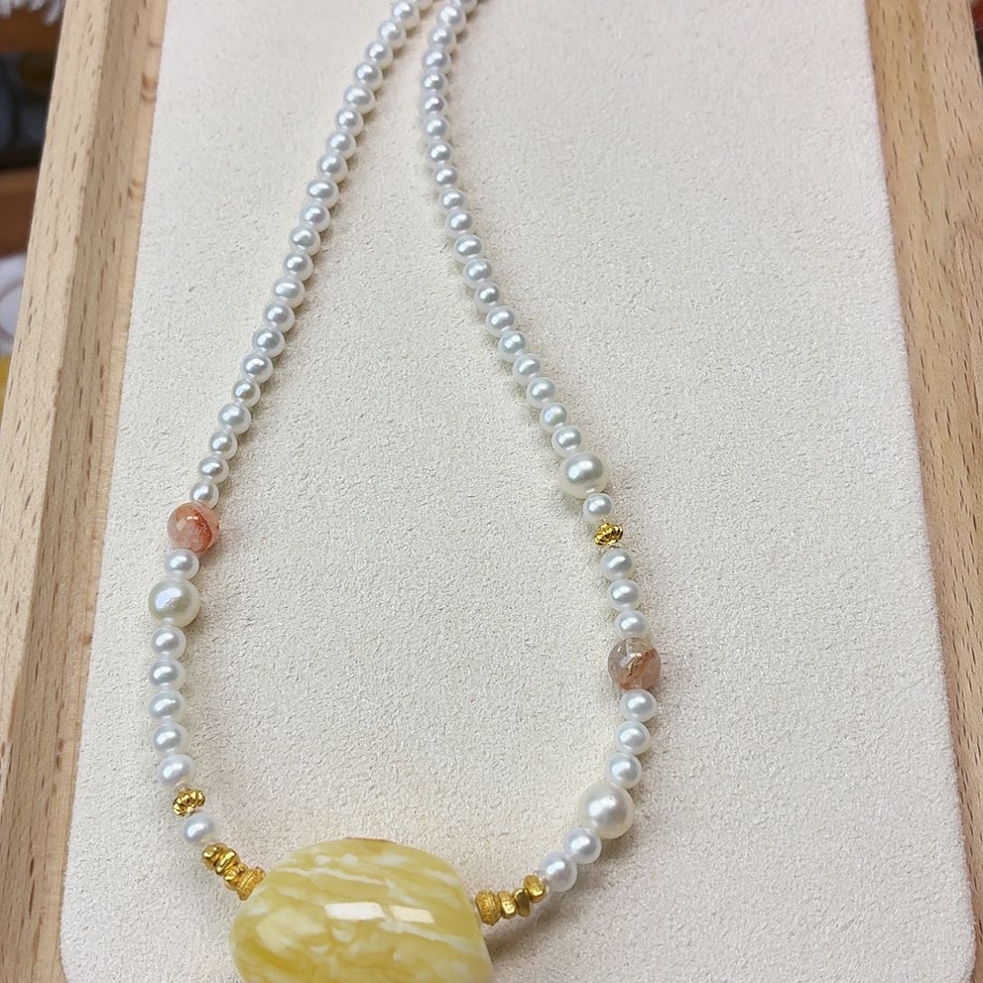 未镶嵌颈饰蜜蜡瓷白虎皮纹马蹄