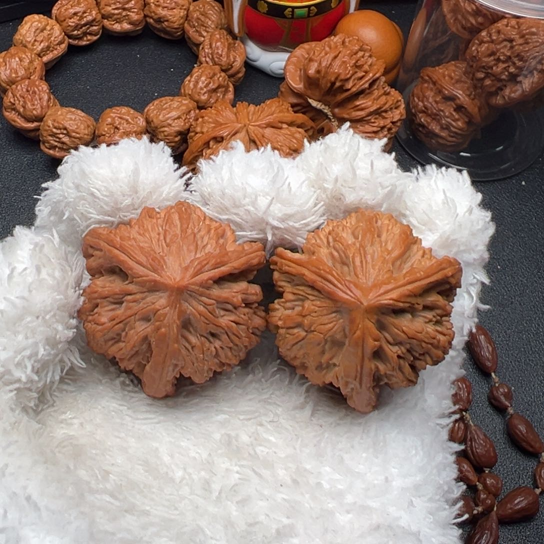 文玩核桃把件麦穗虎头三棱