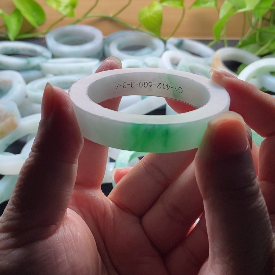 未镶嵌手镯定制翡翠n*