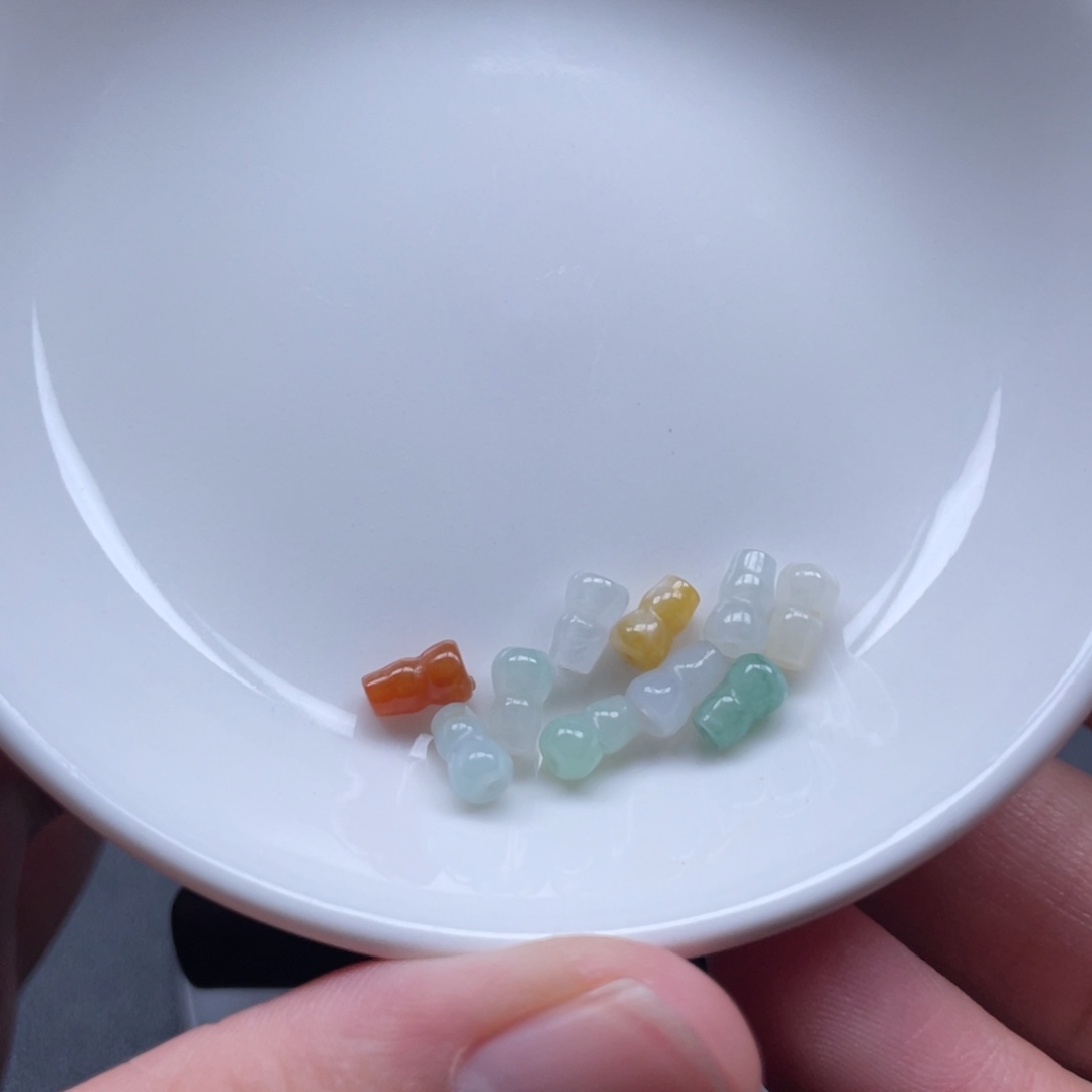 翡翠未镶嵌颈饰葫芦卡3左右