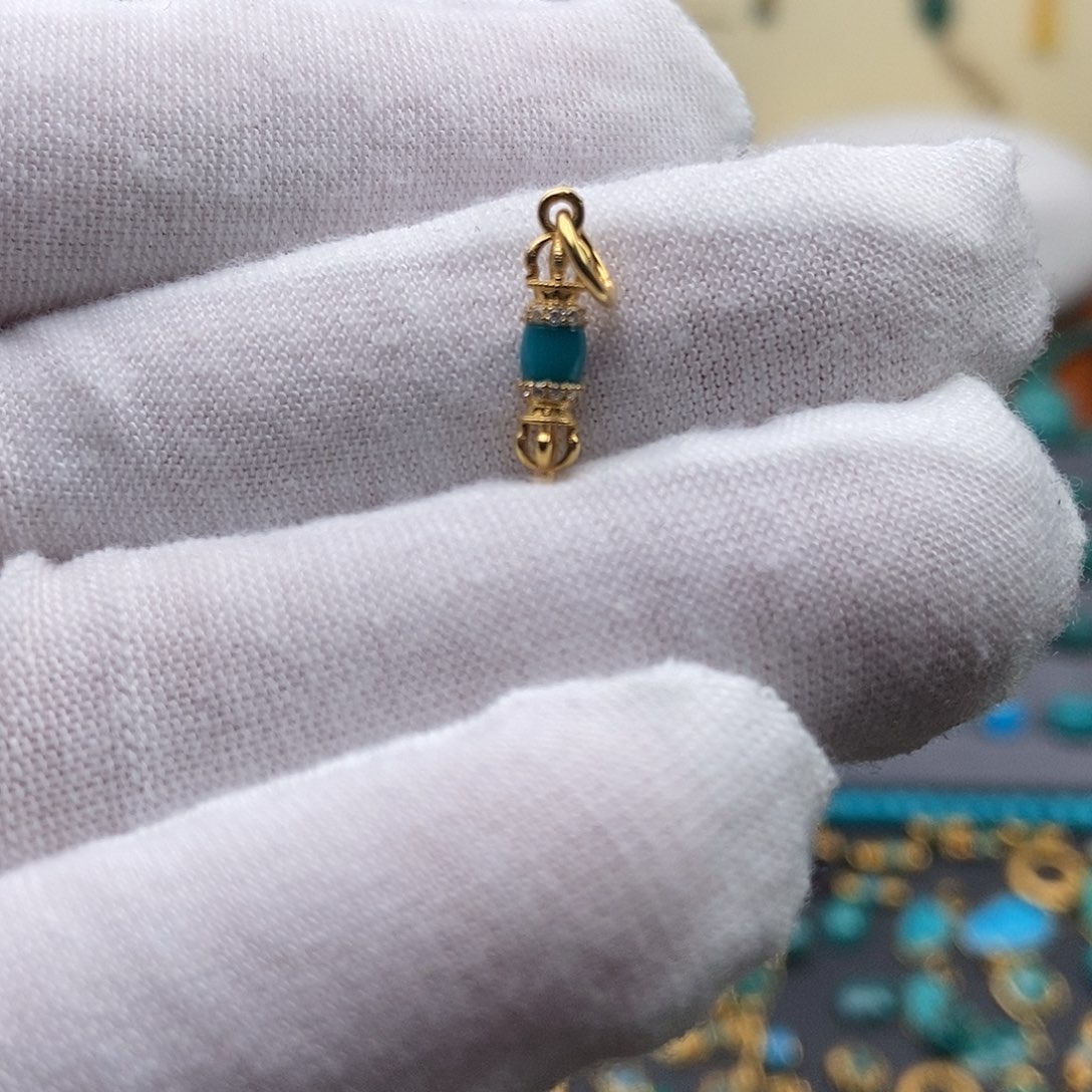 男***、绿松石18K金镶嵌绿松石配饰h