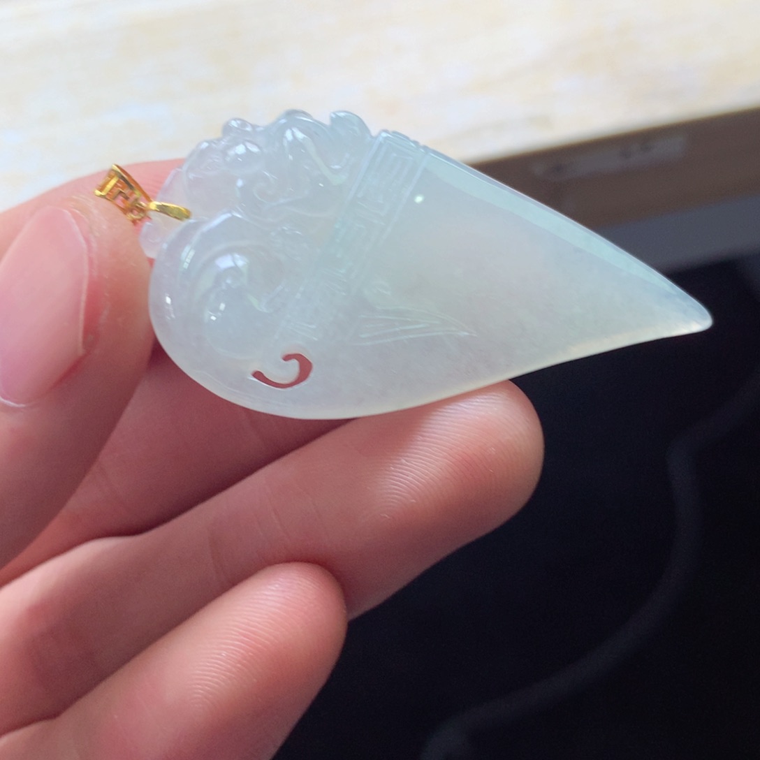 翡翠颈饰18K金镶嵌吊坠