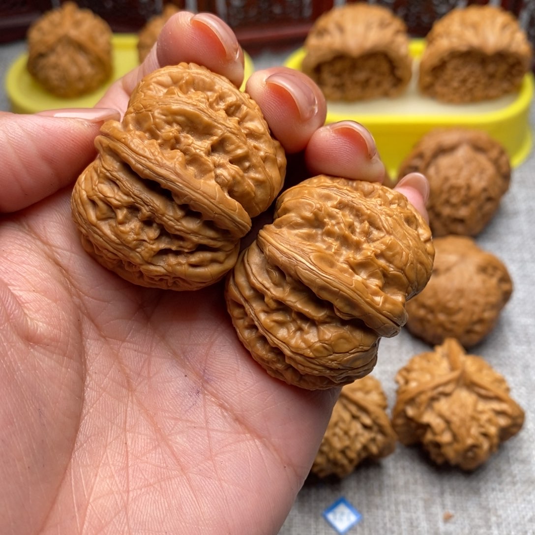 文玩核桃把件纳**？元宝41