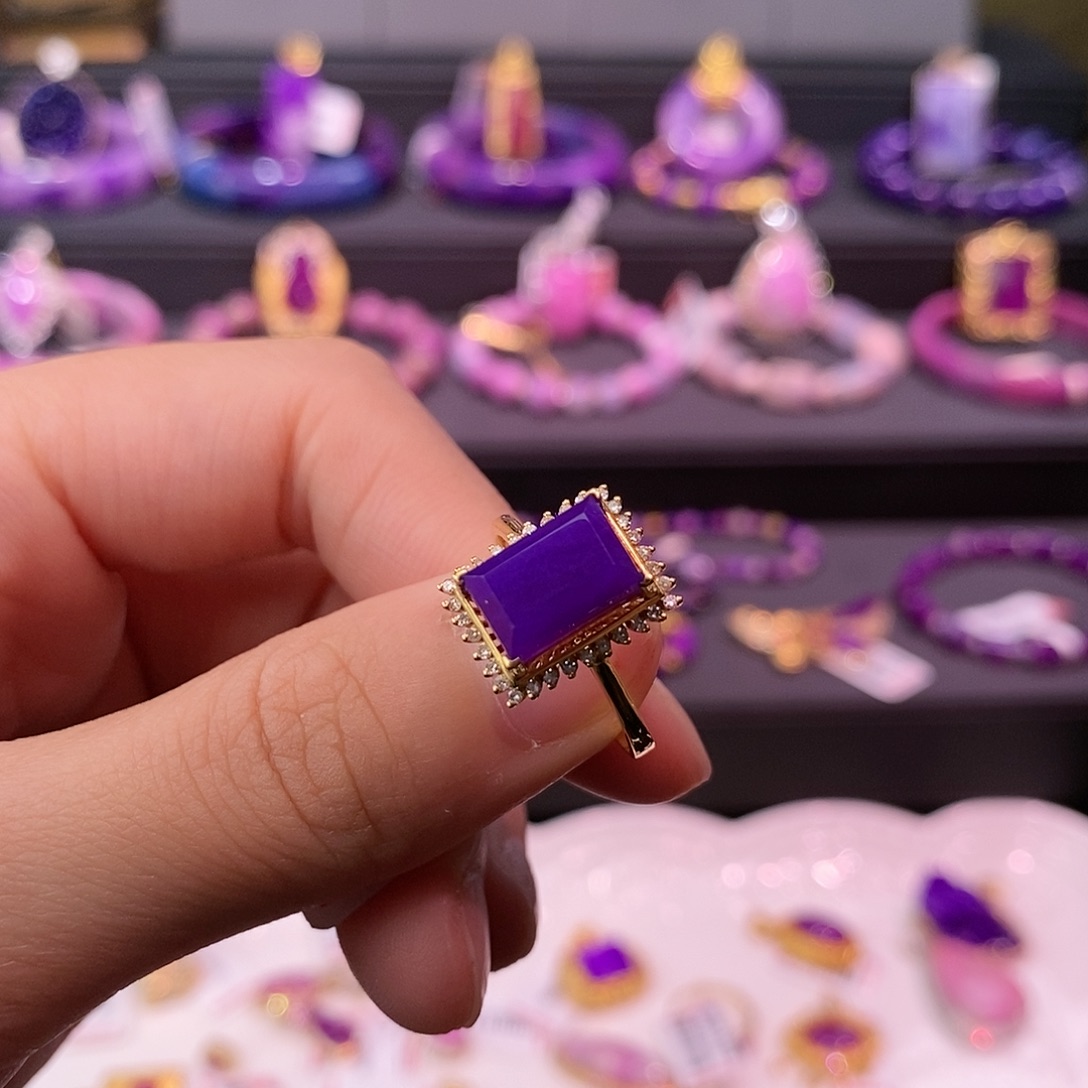 苏纪石（舒俱来）18K金镶嵌戒指