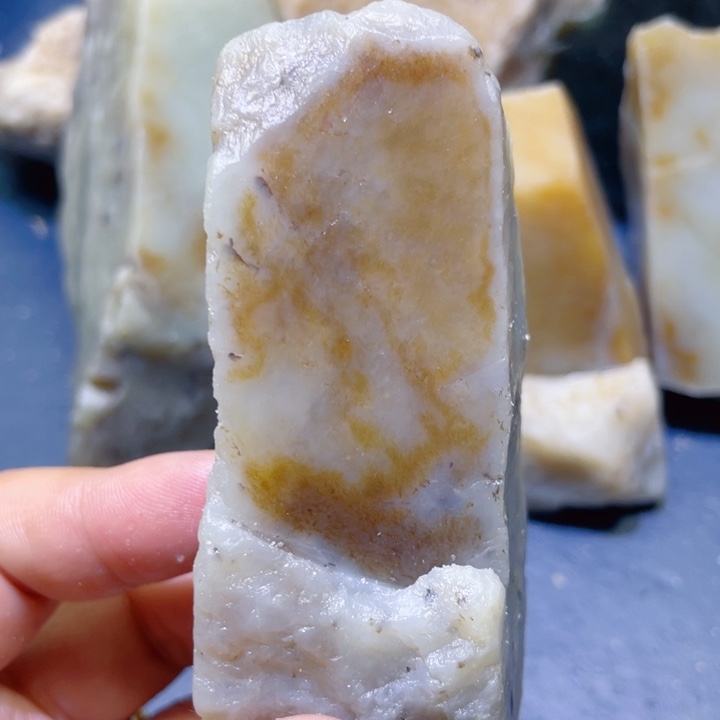 和田玉未镶嵌珠宝半成品