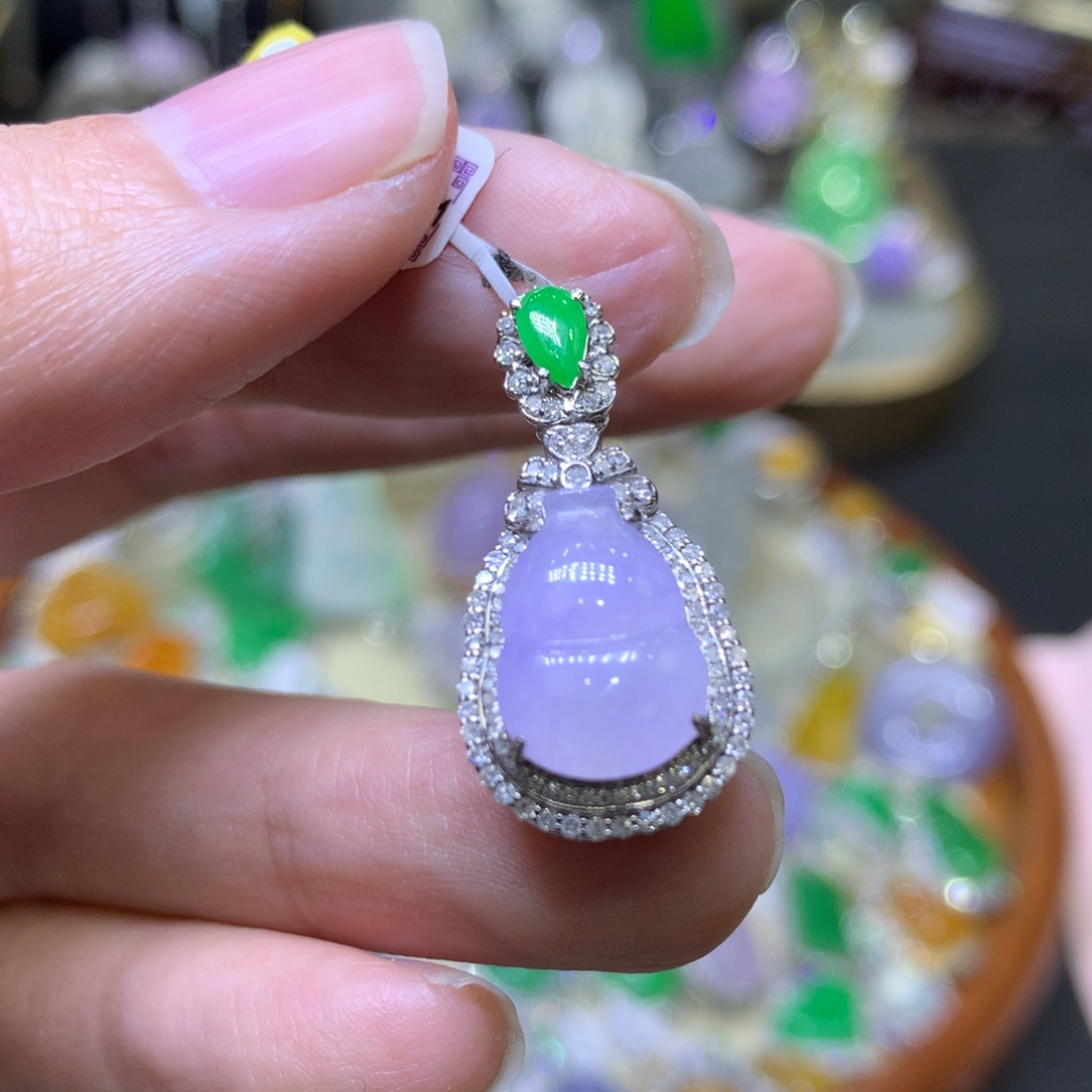 翡翠颈饰18K金镶嵌翡翠吊坠项链