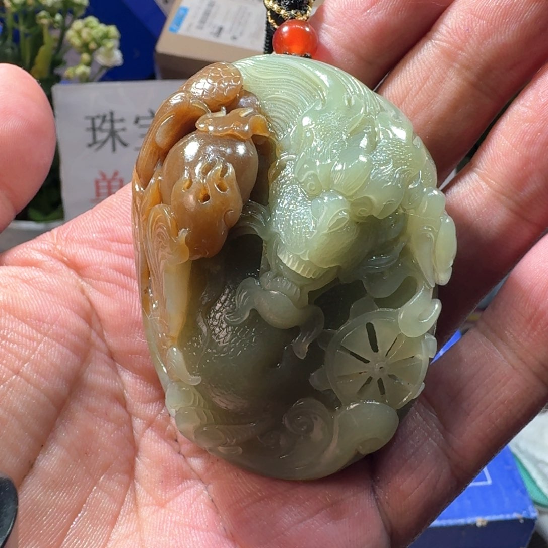 和田玉（糖玉）未镶嵌颈饰