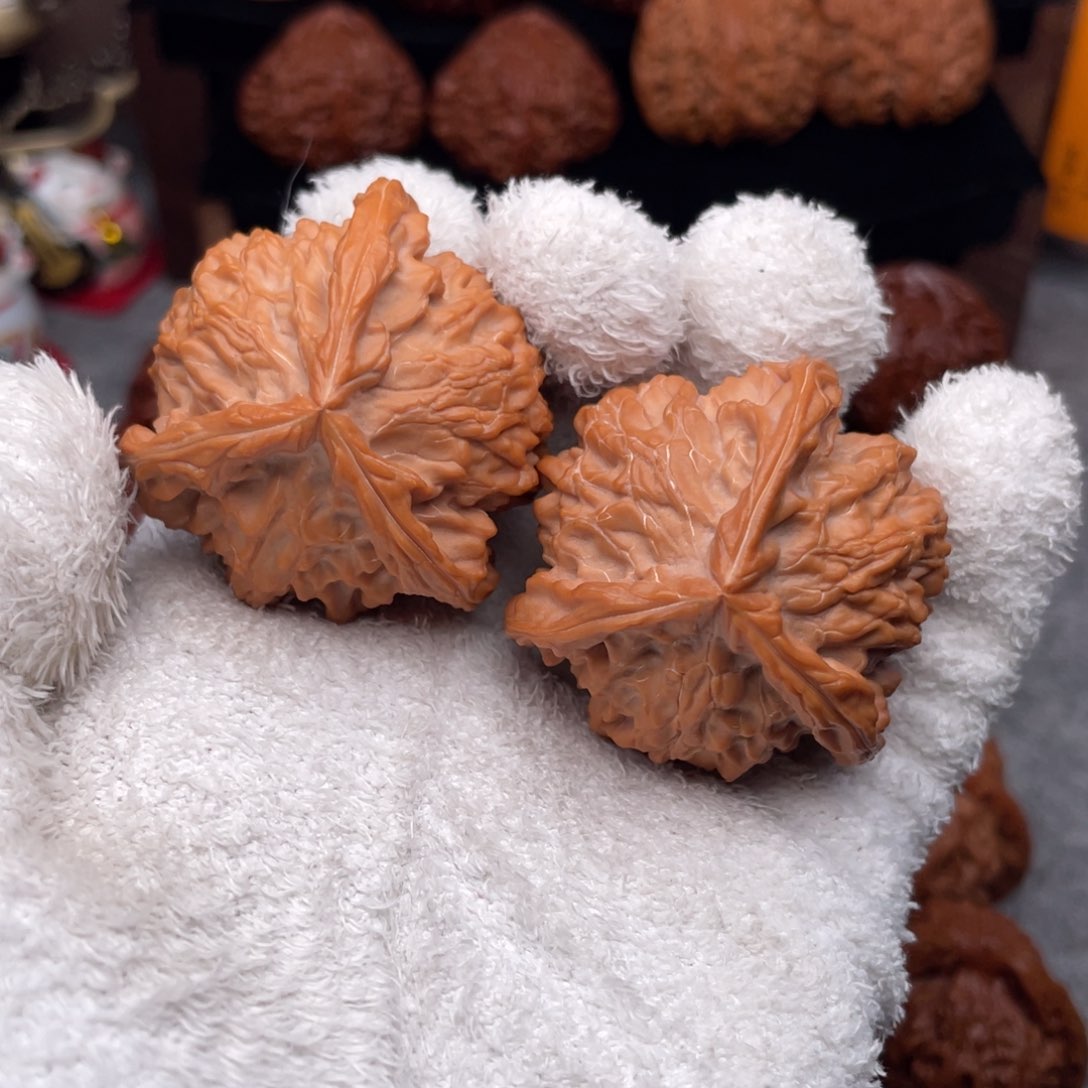 文玩核桃吊坠河****号全品三楞41尺粉红皮