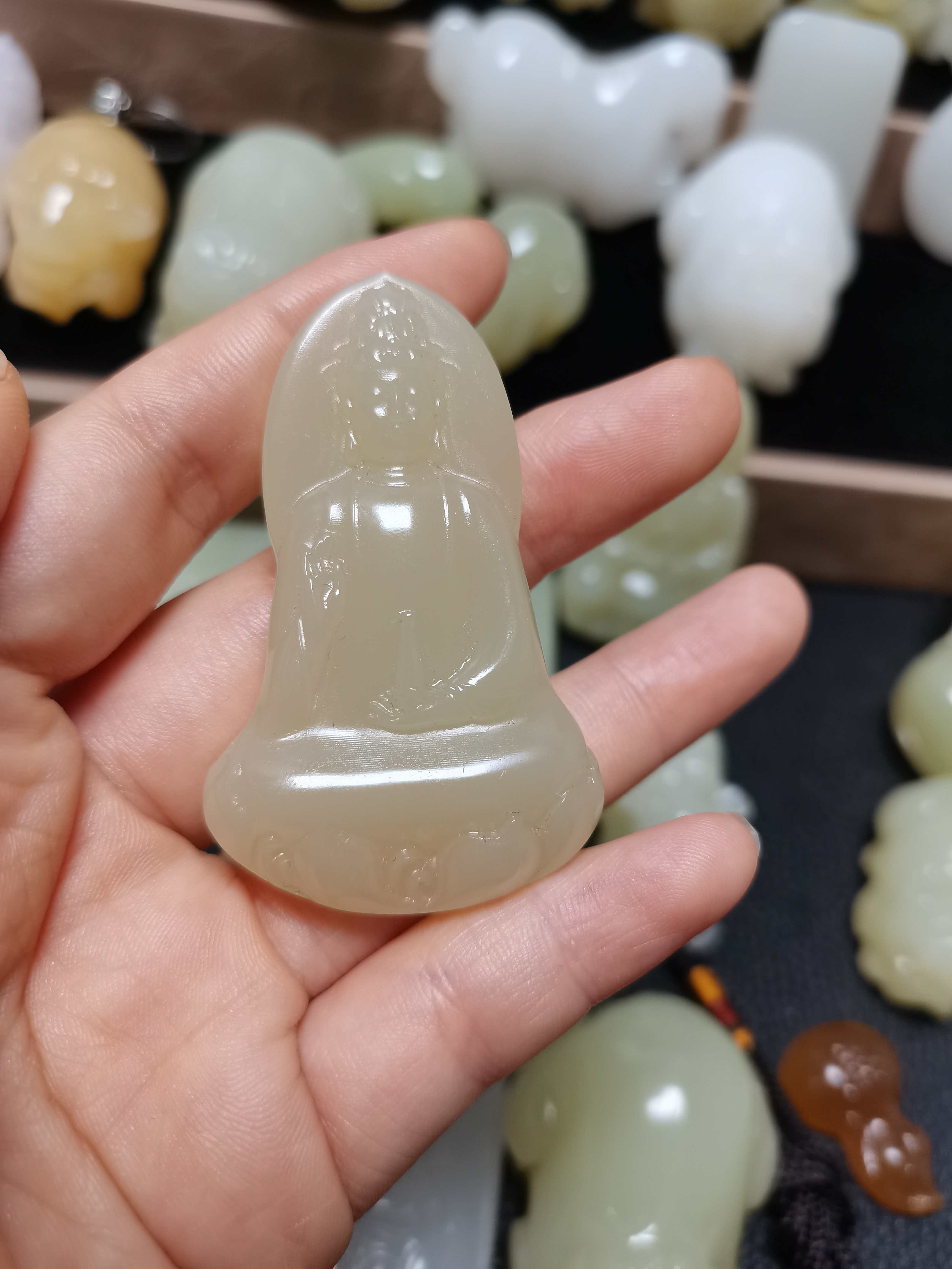 新疆戈壁三彩盆景石