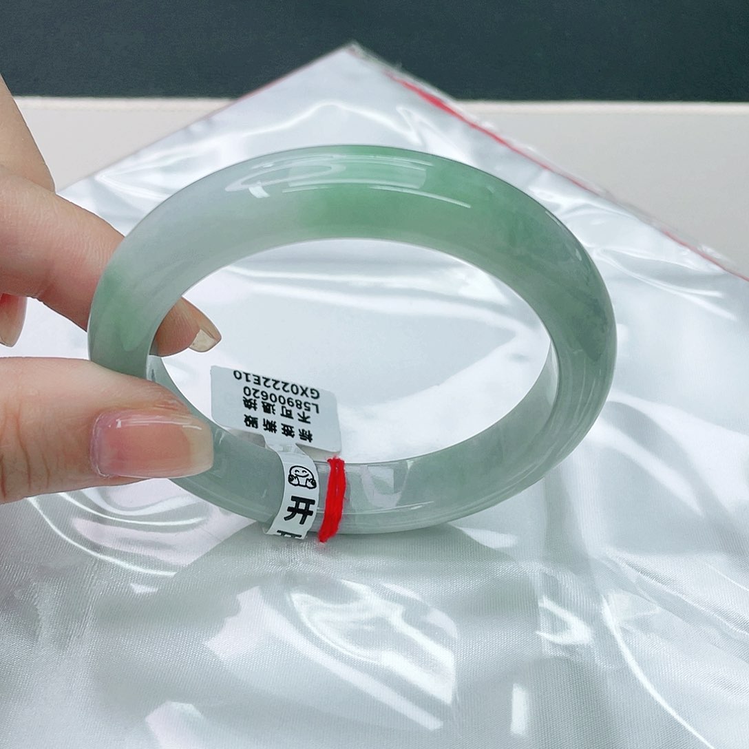 翡翠手镯未镶嵌正58,5