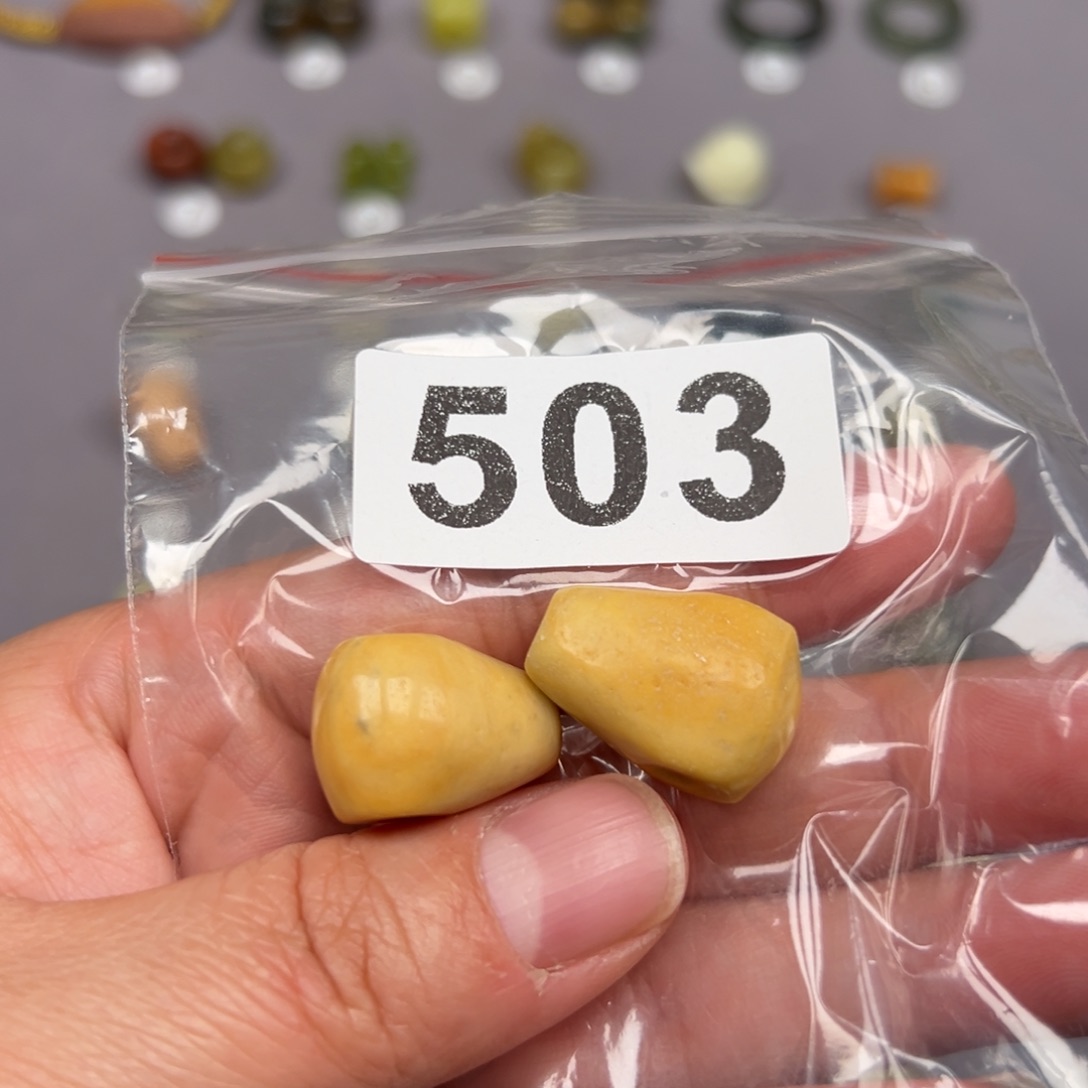 未镶嵌蛇纹石玉颈饰格*微瑕不退不换