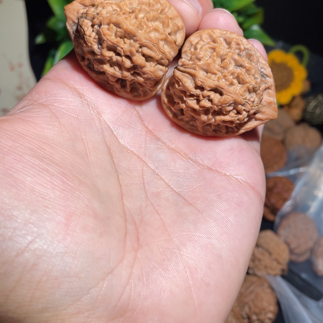 王***儿文玩核桃吊坠37琉璃官帽