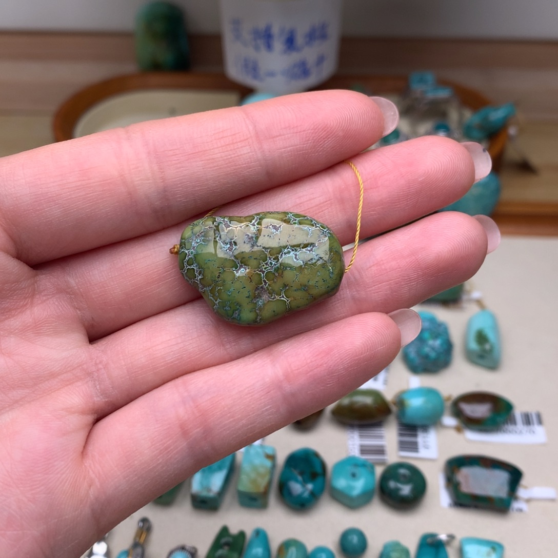 绿松石未镶嵌珠宝奇石