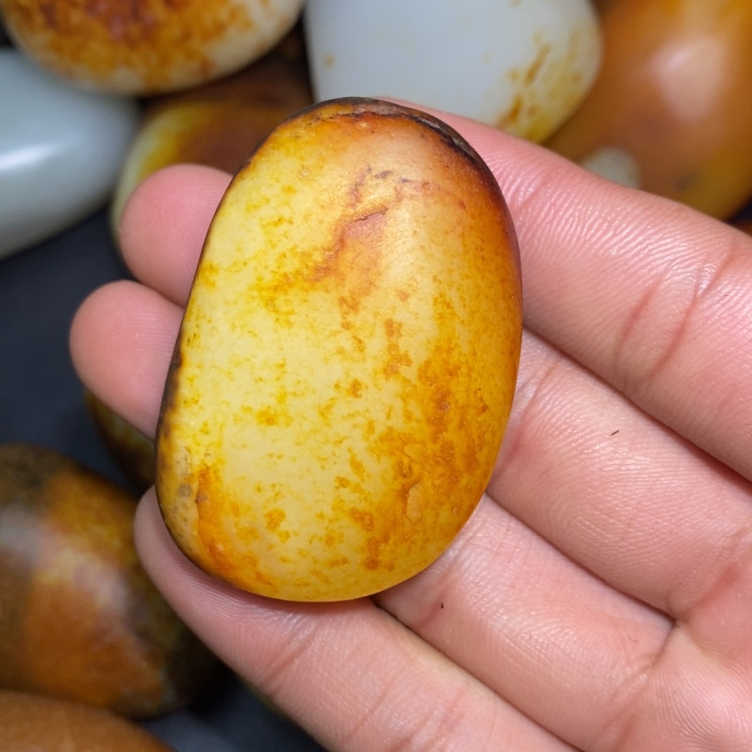 和田玉未镶嵌珠宝奇石