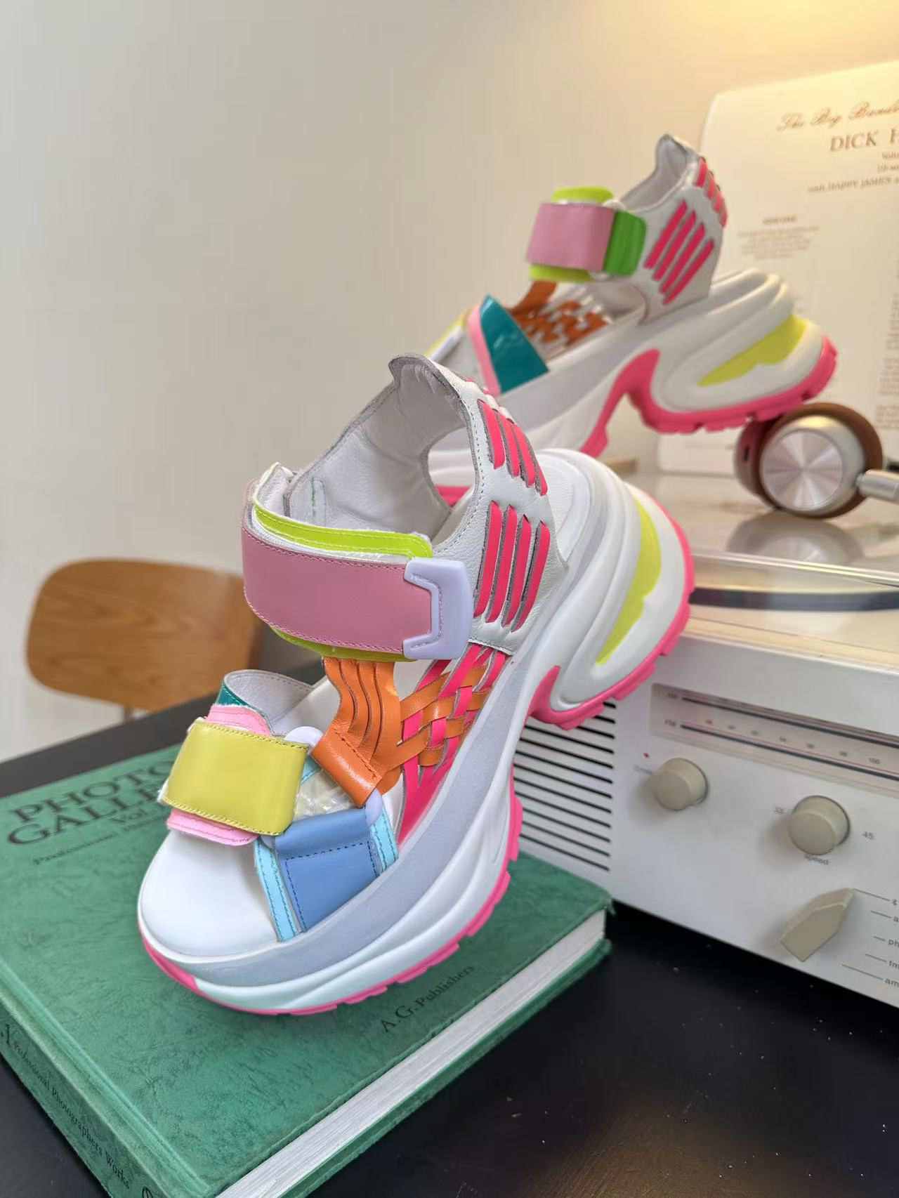 香港潮牌老爹凉鞋2025新款真皮厚底松糕鞋女魔术贴增高罗马凉鞋