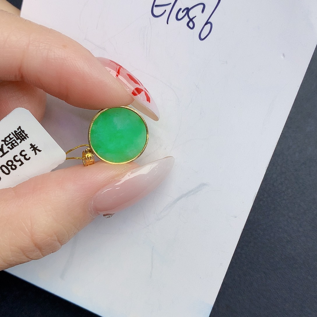 【闪购商品】翡翠颈饰18K金镶嵌0000000000