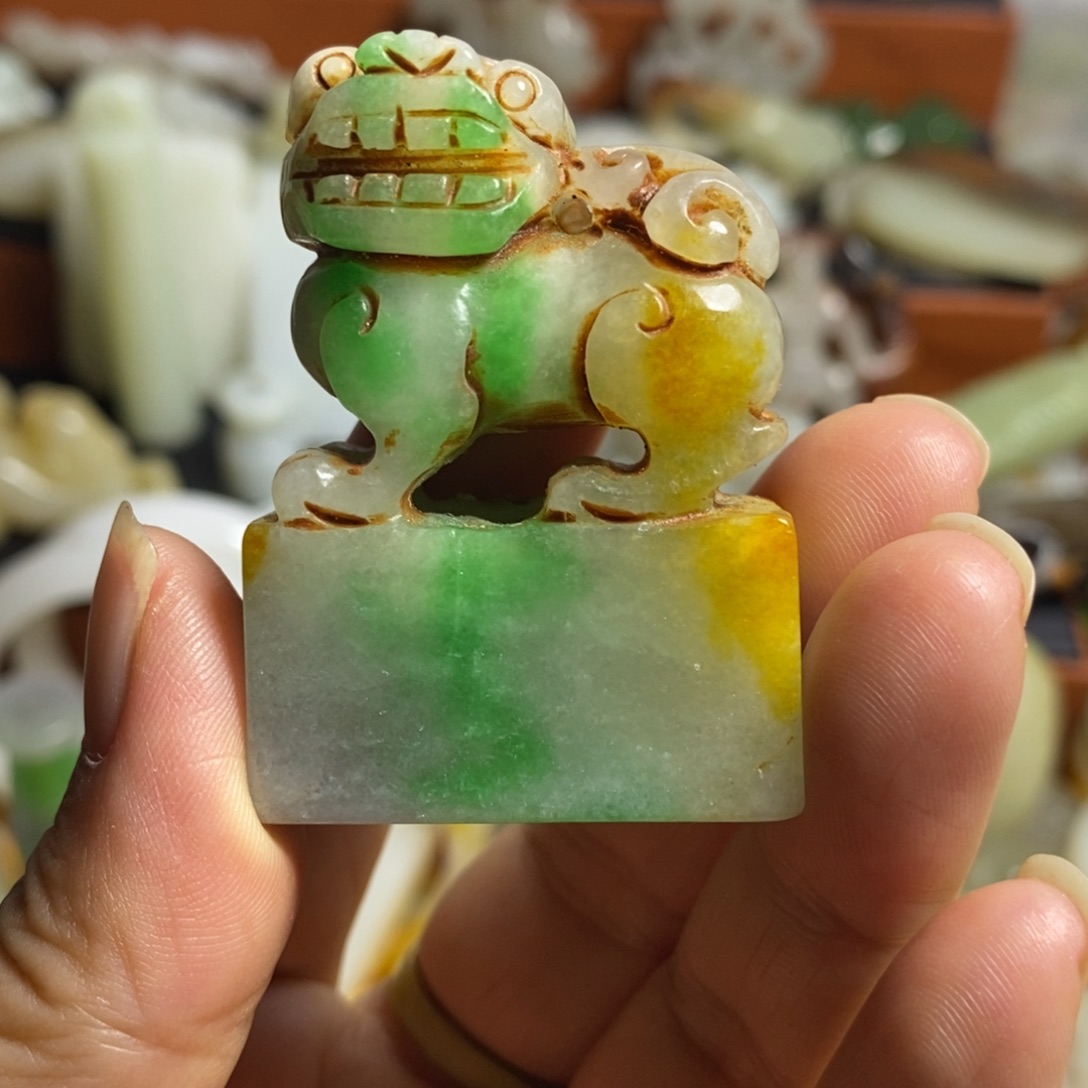 颈饰未镶嵌和田玉（糖玉）