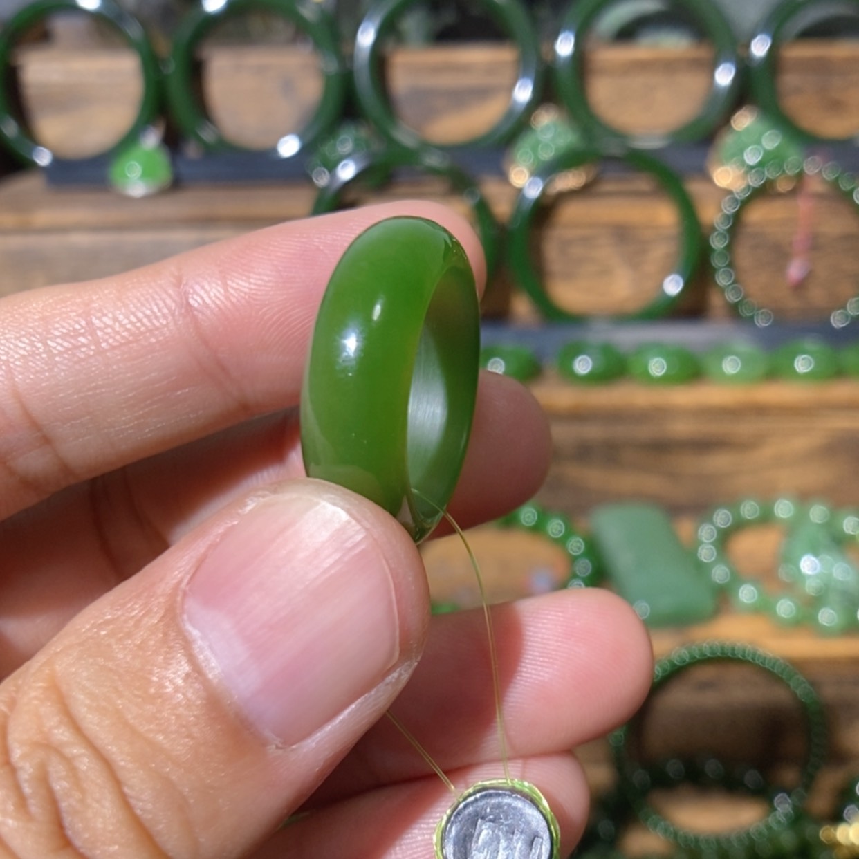 【闪购商品】吊坠(不含链)未镶嵌和田玉弋*俄料阳绿戒圈19/8