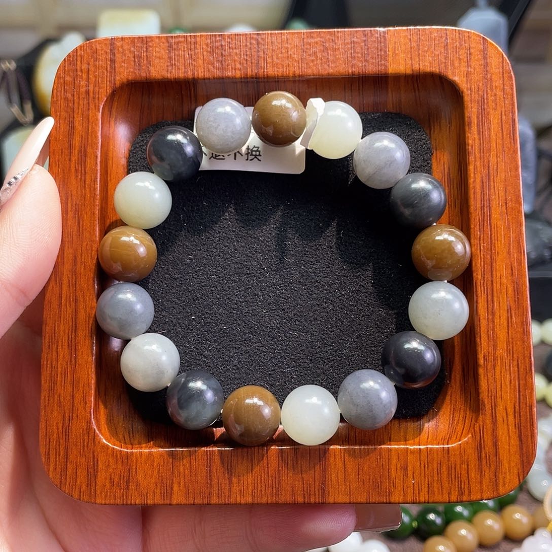 和田玉（糖玉）未镶嵌颈饰