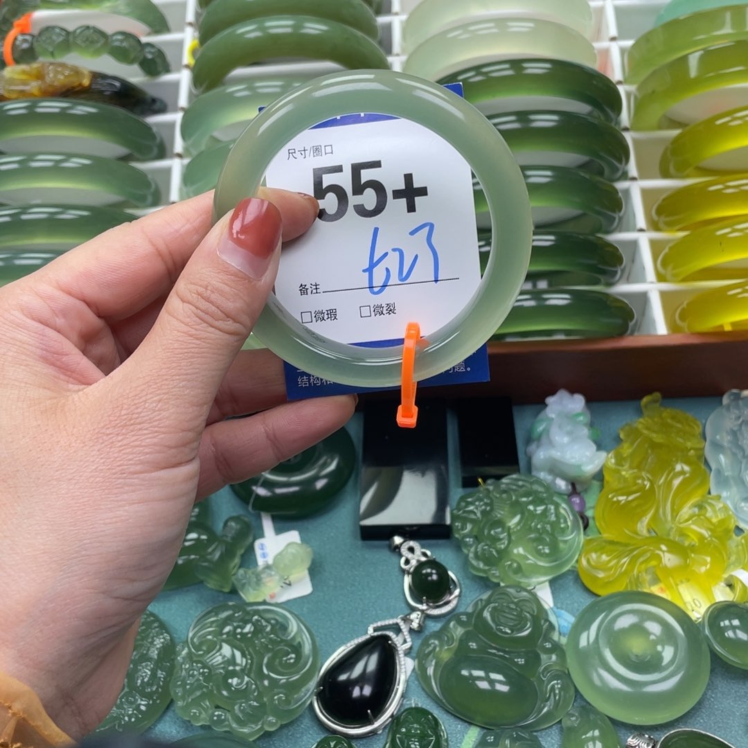 未镶嵌蛇纹石玉手镯玉*