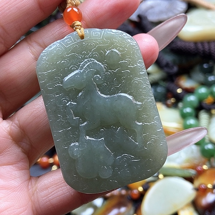 和田玉颈饰未镶嵌双面