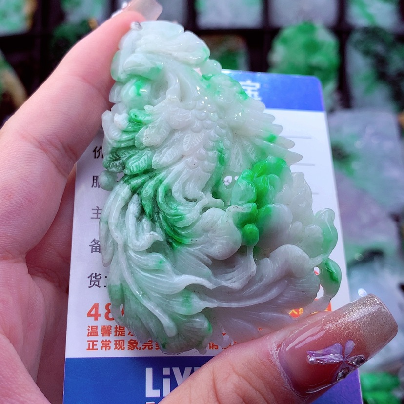 【闪购商品】翡翠颈饰未镶嵌挂件