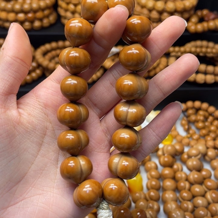 王***姐猴头核桃吊坠全品屁桃猴头核桃