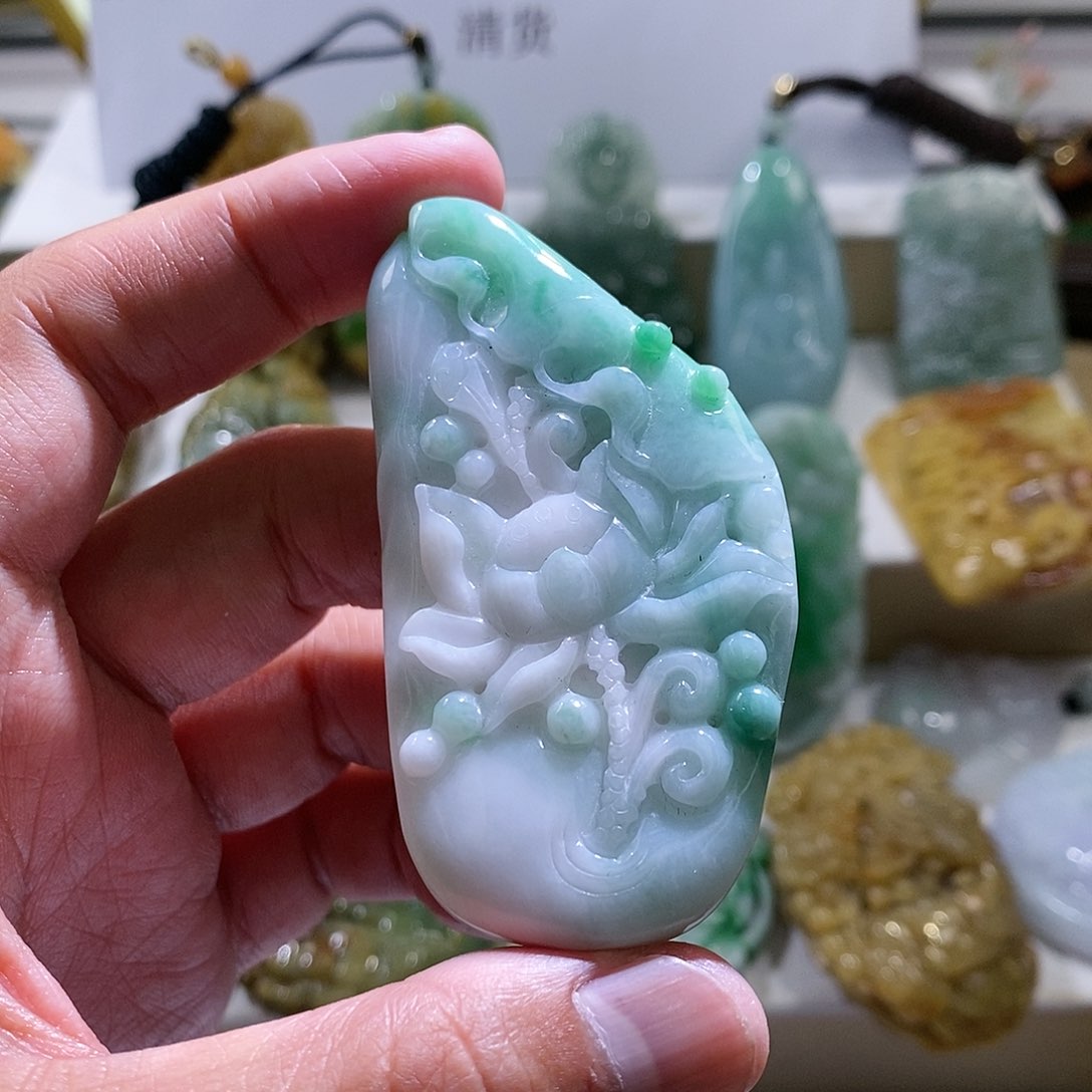 【闪购商品】翡翠颈饰未镶嵌莲花