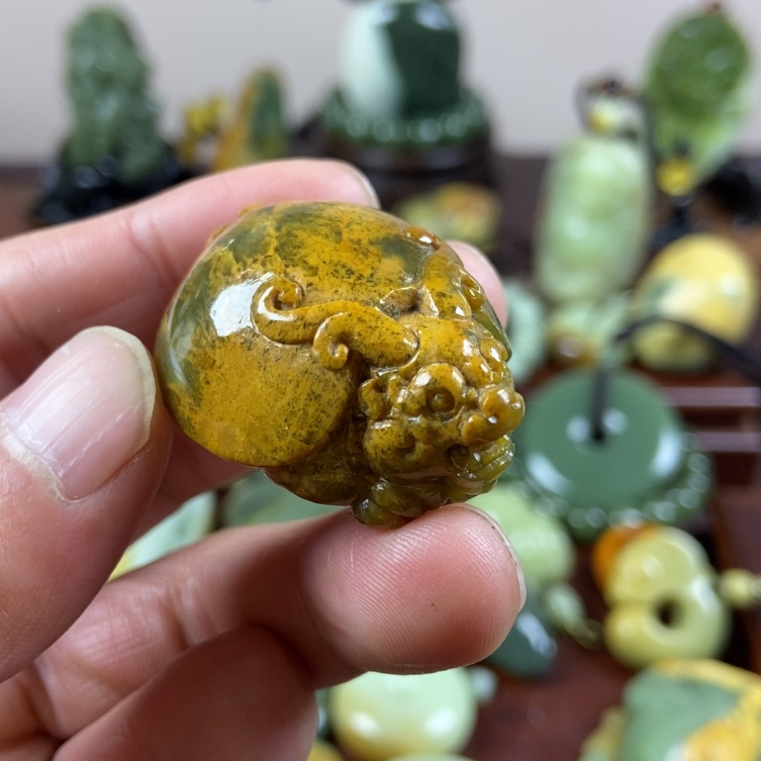 岫岩河磨玉（透闪石质玉）未镶嵌珠宝奇石