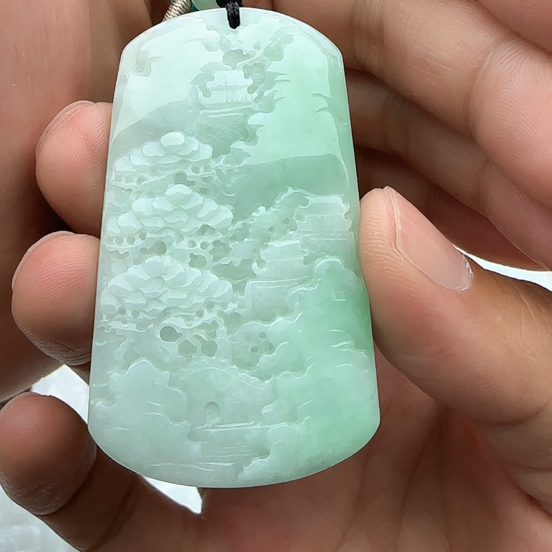 翡翠颈饰未镶嵌翡翠
