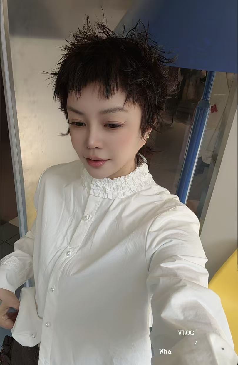 【济州岛】简约复古花瓣领珍珠扣加绒水洗棉衬衫