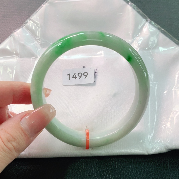 翡翠未镶嵌手镯天然翡翠手镯01