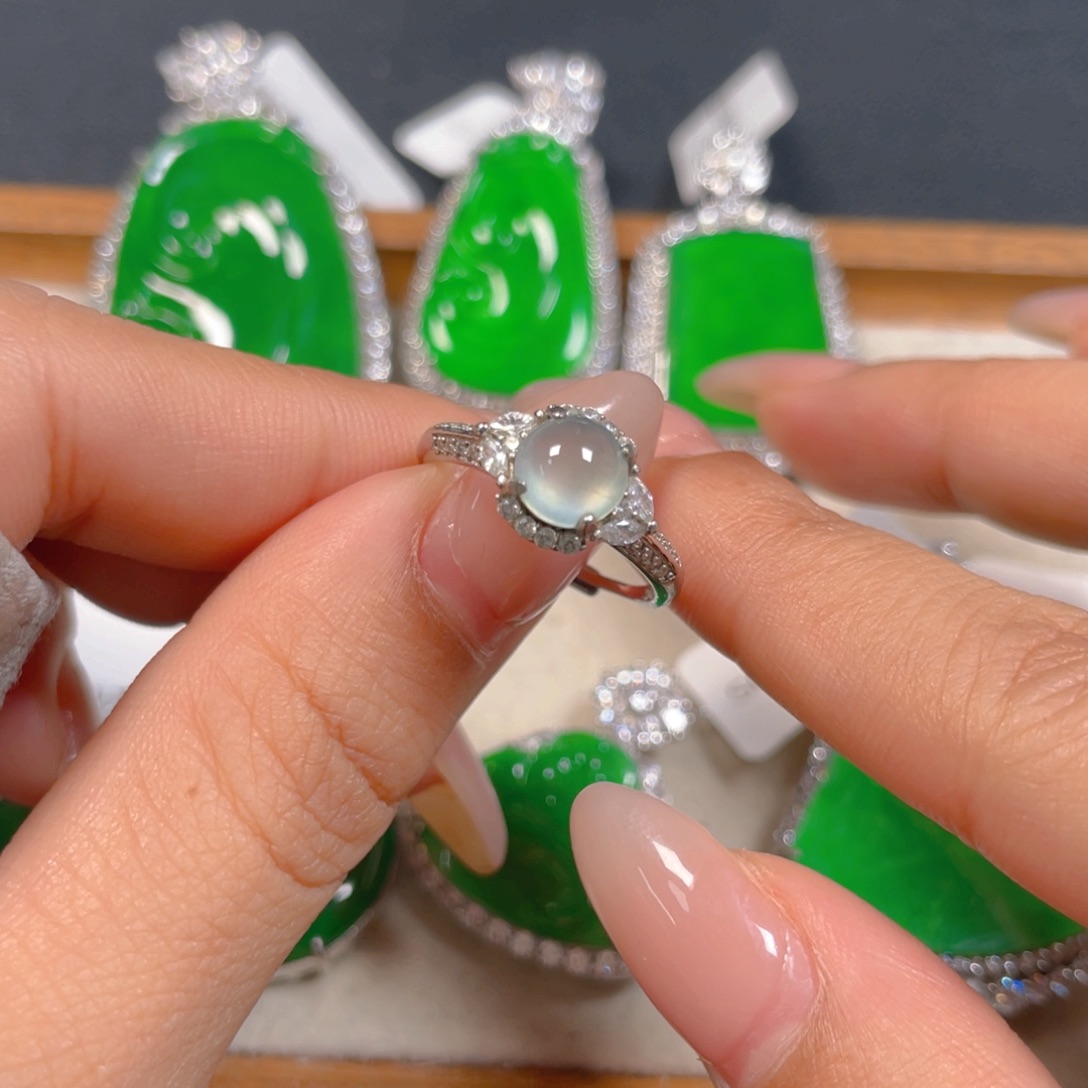 颈饰银S925镶嵌翡翠