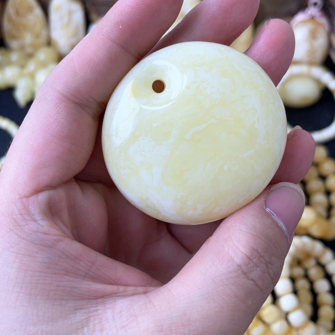 琥珀裸石未镶嵌俄料白蜡妖花公主扣